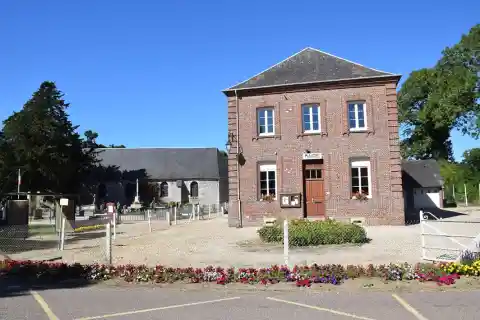 Mairie et église de Reuville Seine Maritime Normandie