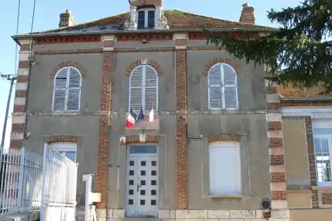 Mairie de Laval-en-Brie. (département de la Seine-et-Marne, région Île-de-France)