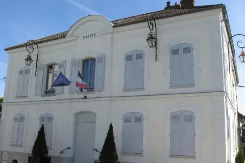 La mairie-école de Saâcy-sur-Marne (Seine-et-Marne, région Île-de-France)