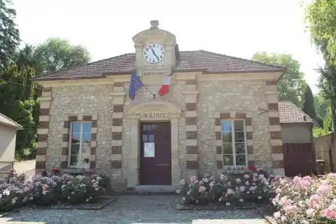 Mairie de Villette dans le département des Yvelines en France