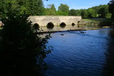 Le Pont neuf sur la sevre de Sainte-Néomaye