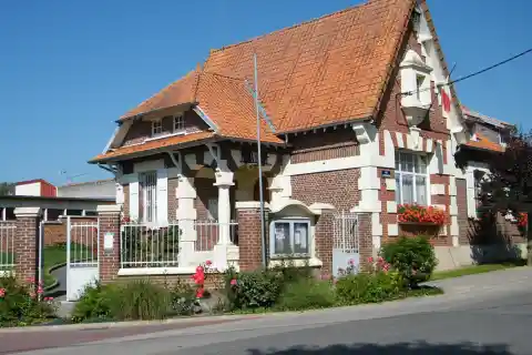 Mairie de Dernancourt, Somme, France, rue G. Clémenceau
