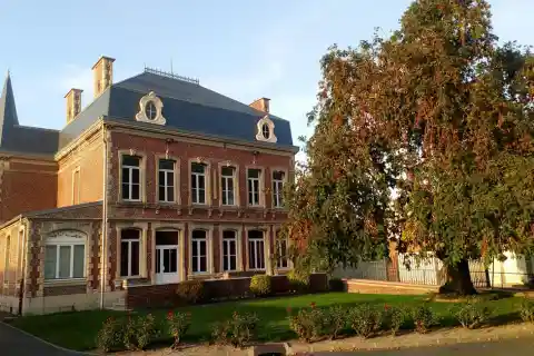 Fouilloy (Somme), façade arrière