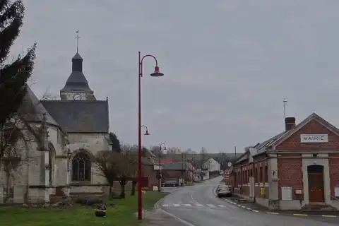 Morcourt Mairie et Eglise