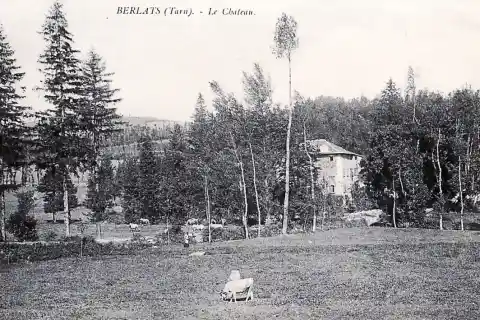 Carte postale du Château de Berlats, dans le Tarn