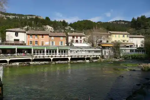 Vue de Fontaine-de-Vaucluse