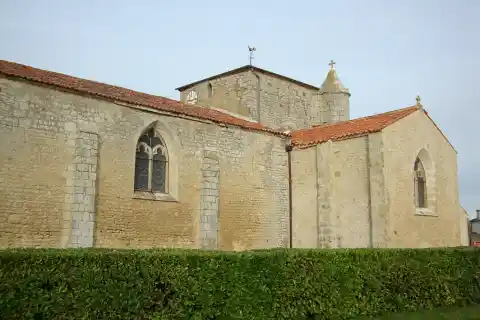 Église Saint-Julien de Petosse, (Inscrit, 1991)