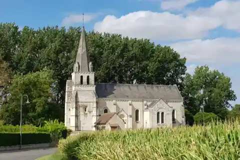 L'église Saint-Pierre de Buxeuil