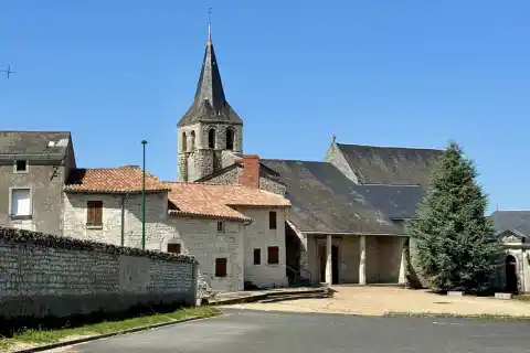 Sérigny (86), vue de l'église