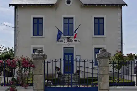 La mairie de Surin, Vienne, France