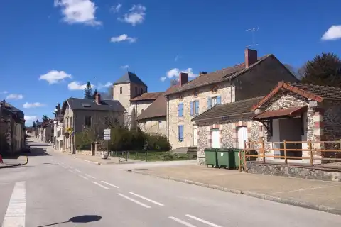 Linards, son ancienne gare, sa rue principale et son église