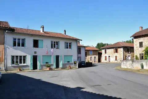 Le centre-bourg de Videix (Haute-Vienne, Charente)