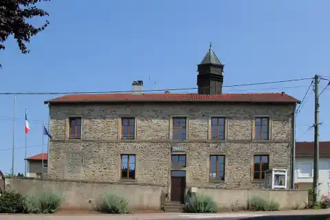 La mairie d'Anglemont