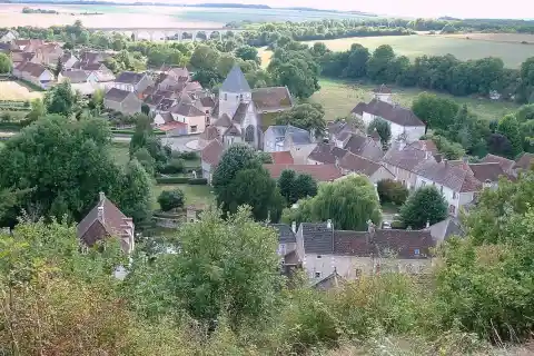Vue de Druyes-les-Belles-Fontaines