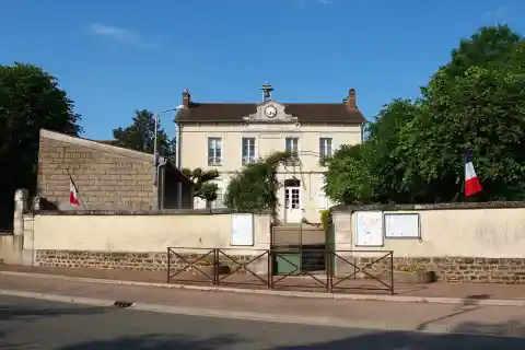 Leugny (Yonne, France) ; mairie