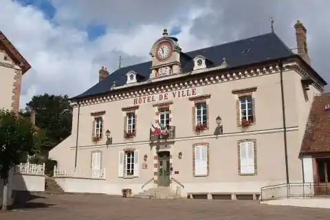 Sergines (Yonne, France) ; la mairie