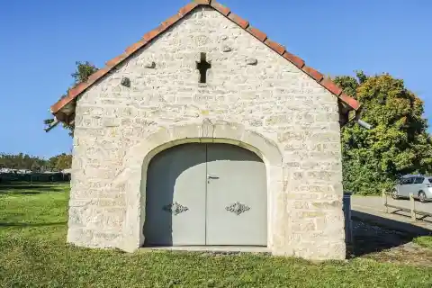 Local du XVII è siècle, ayant abrité la pompe à feu de Dorans. Territoire de Belfort