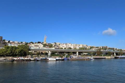 Saint-Cloud depuis le quai du Quatre-Septembre, Boulogne-Billancourt, Hauts-de-Seine, France